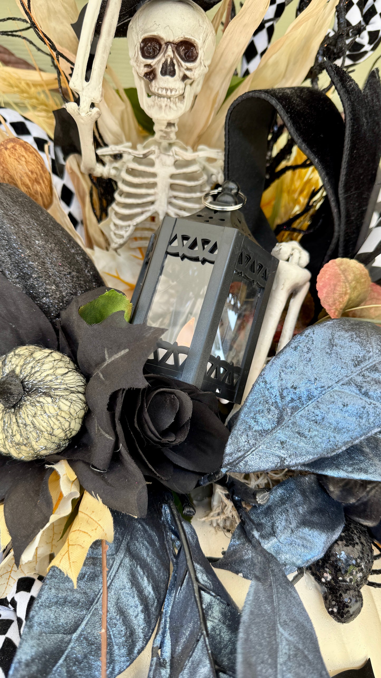 🎃 Spooky Chic Halloween Pumpkin Arrangement 🕸️