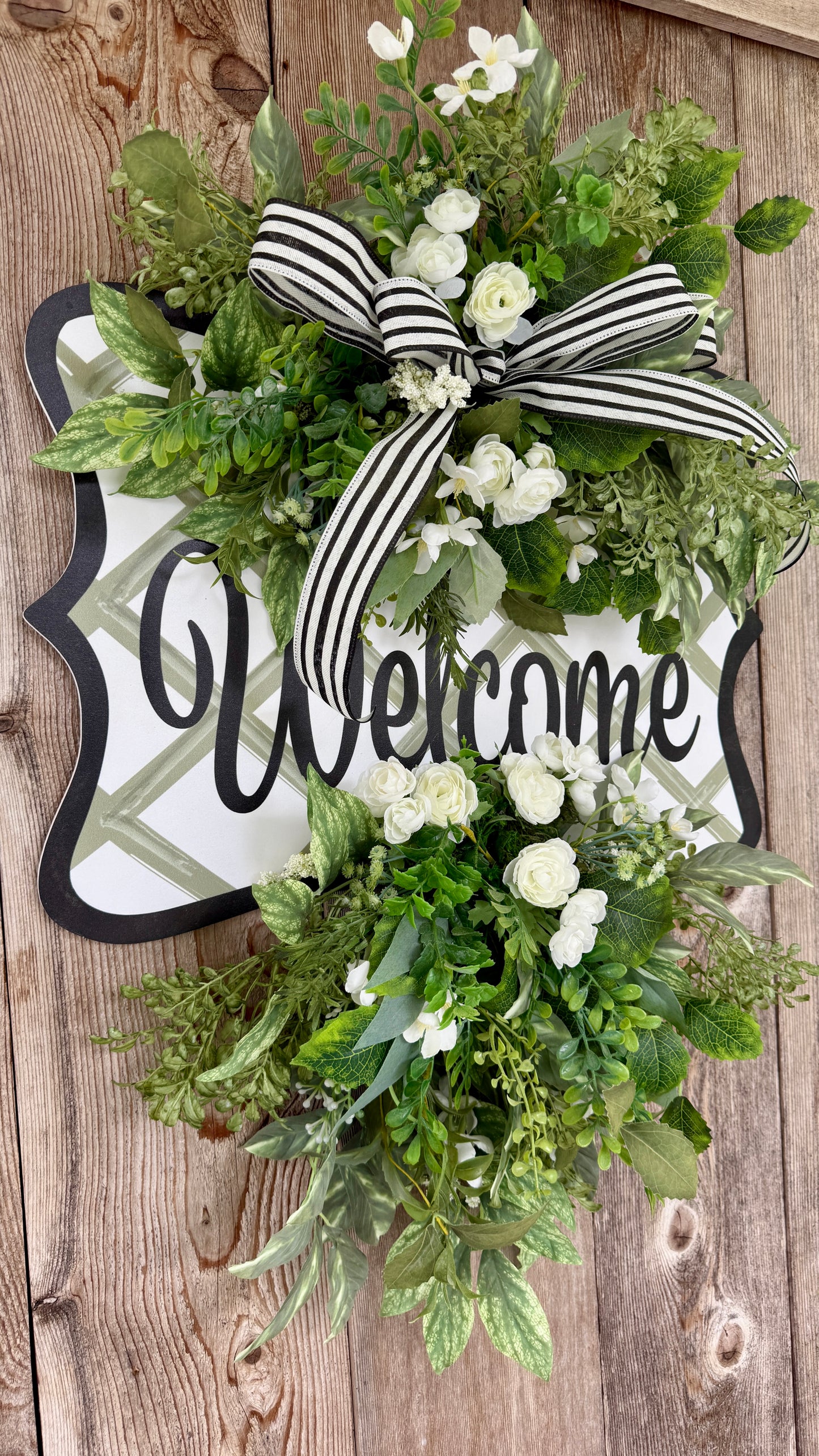 Elegant Greenery Welcome Door Hanger – Classic Everyday Front Door Decor