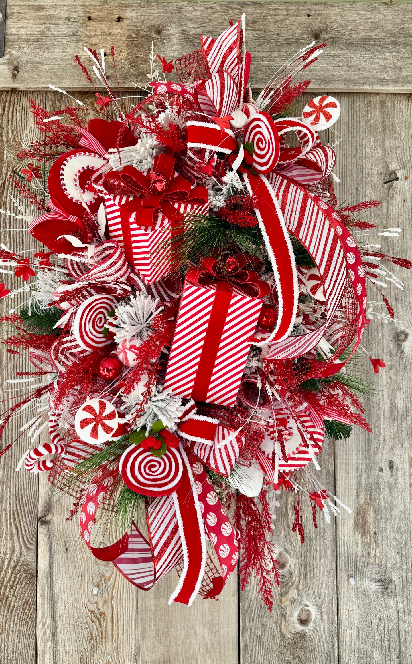 🍬 Peppermint Lane Christmas Wreath – Kandi’s Kreations Co.