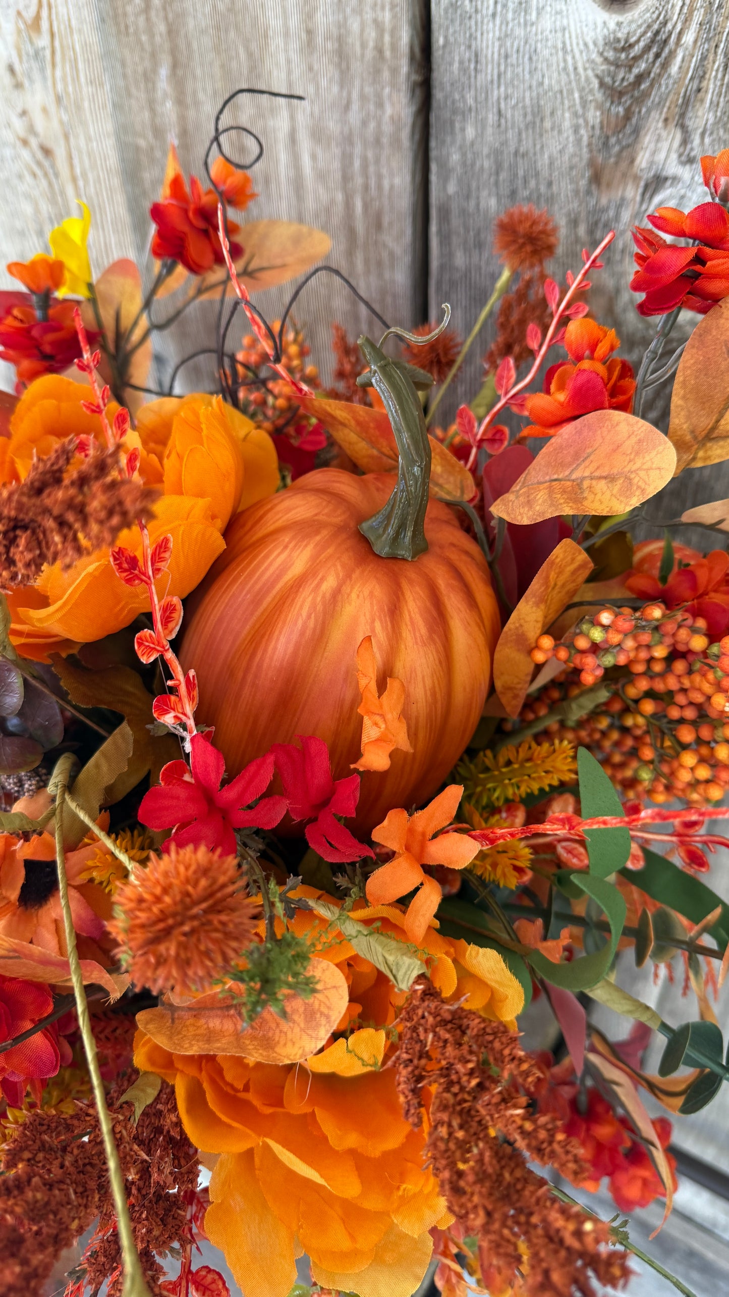 White Vintage Fall Floral Truck – Pumpkin Harvest Centerpiece