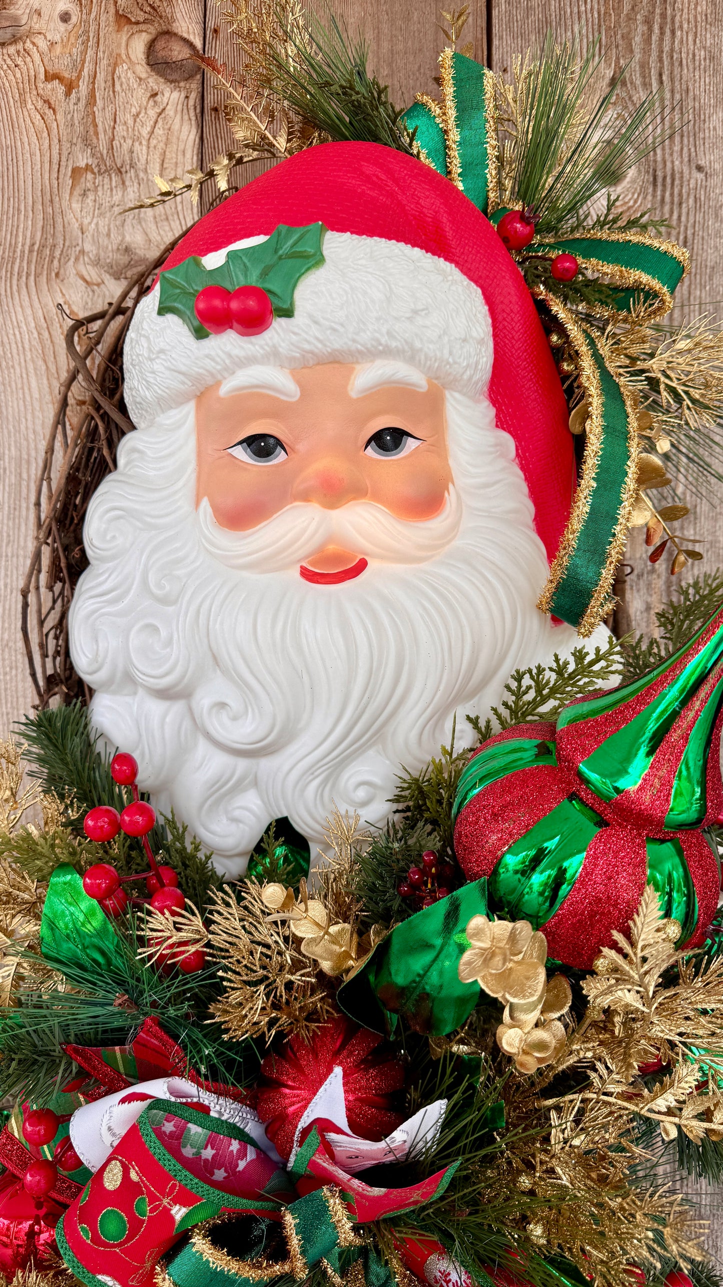 Light up retro Santa Christmas wreath