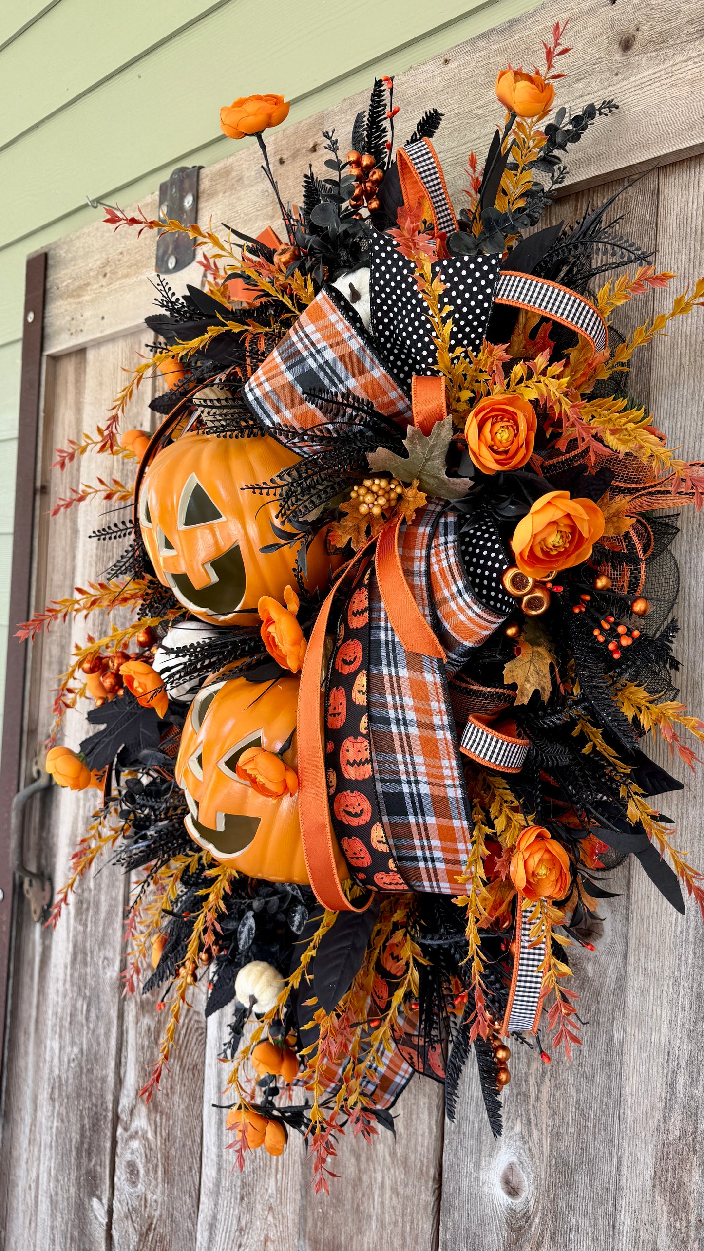 Light-Up Jack-O’-Lantern Halloween Wreath