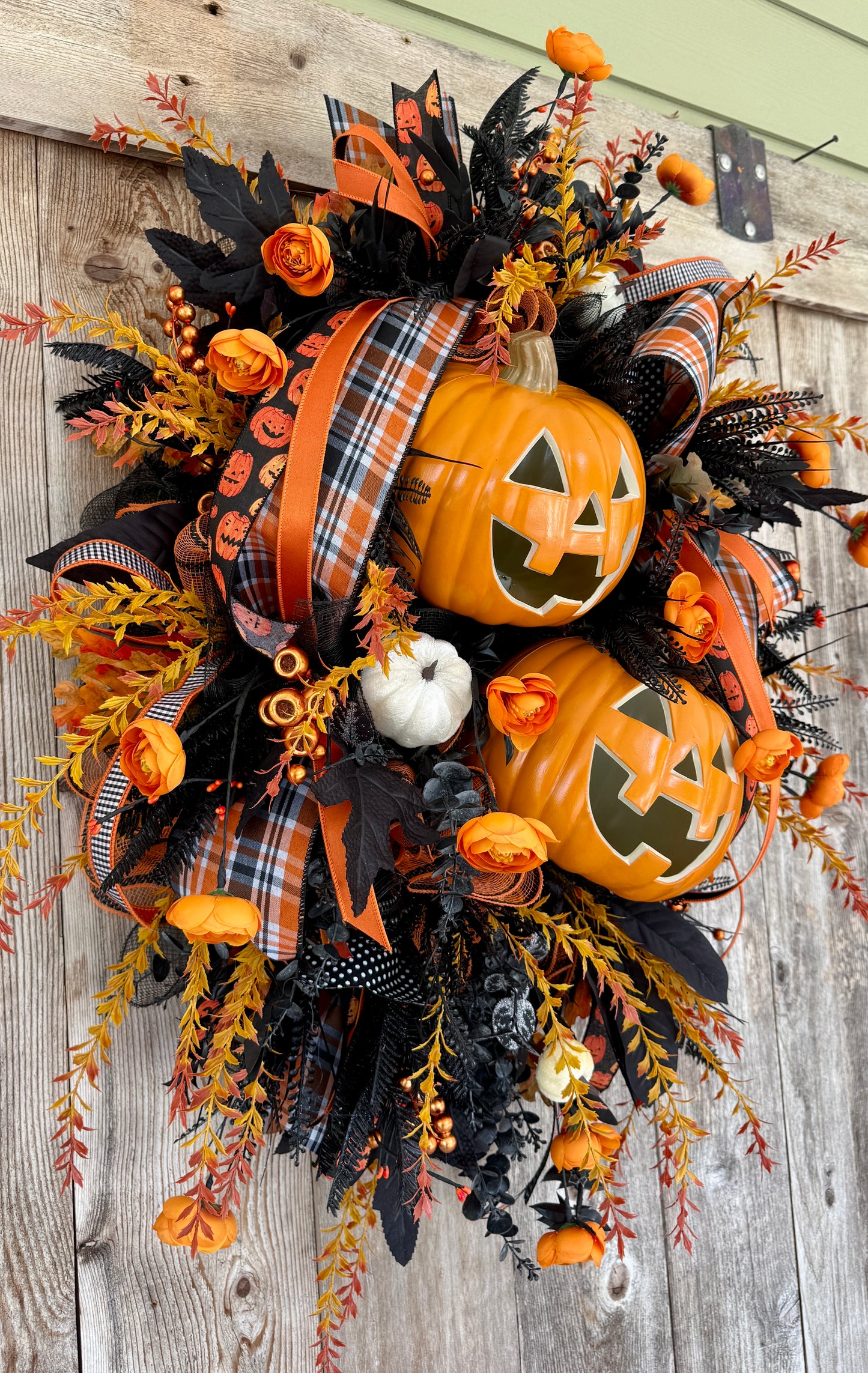 Light-Up Jack-O’-Lantern Halloween Wreath