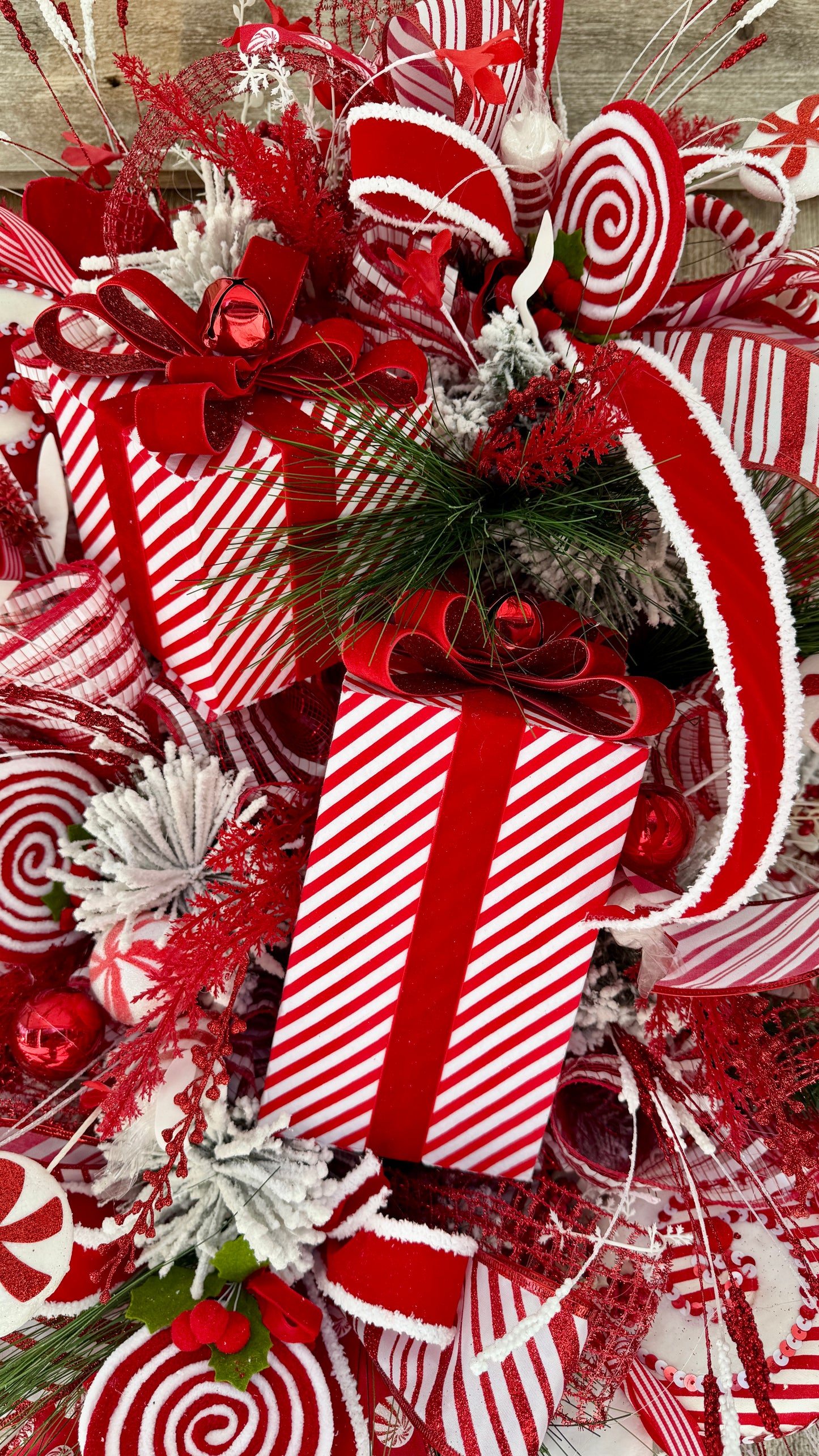 🍬 Peppermint Lane Christmas Wreath – Kandi’s Kreations Co.