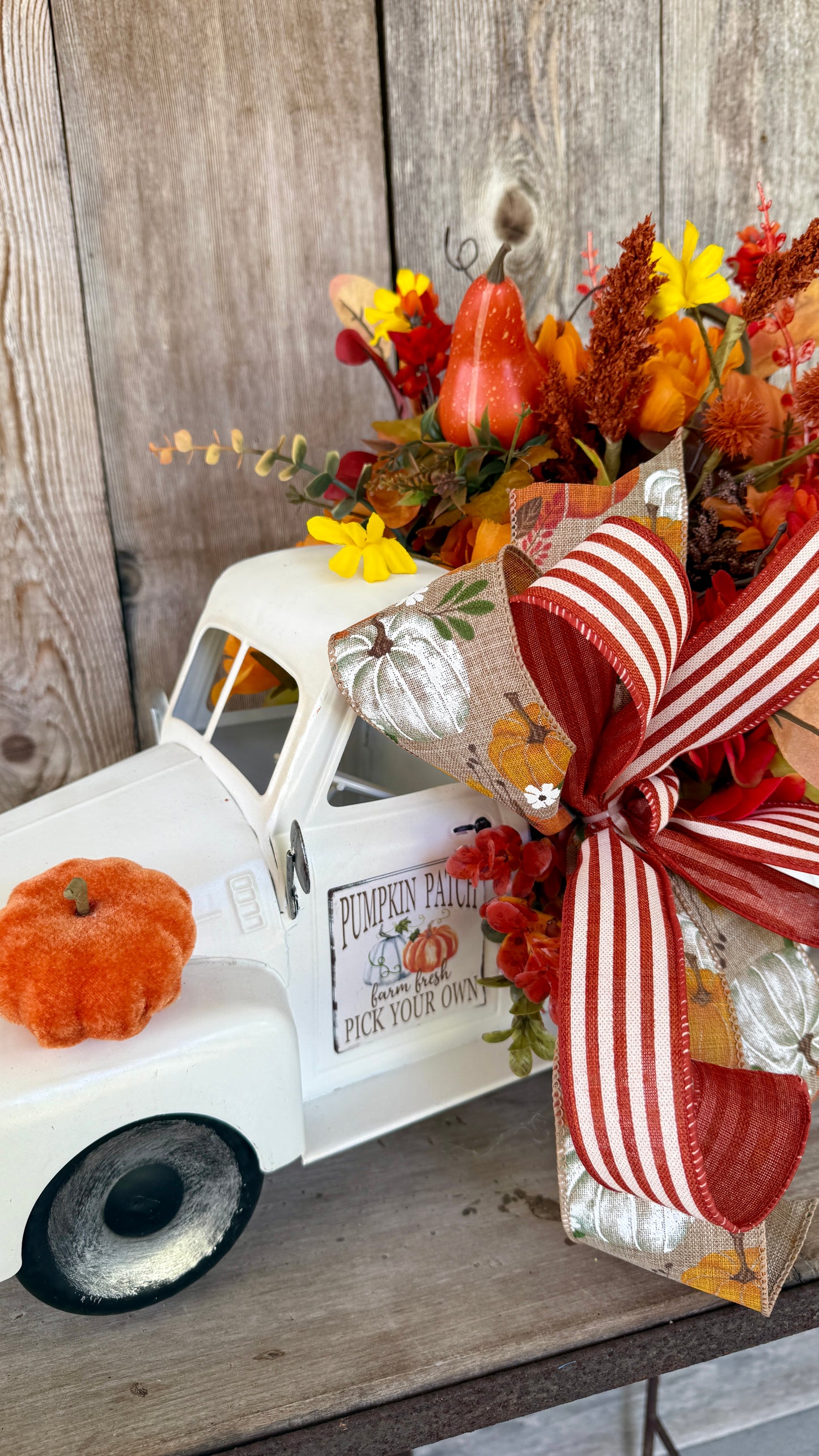White Vintage Fall Floral Truck – Pumpkin Harvest Centerpiece