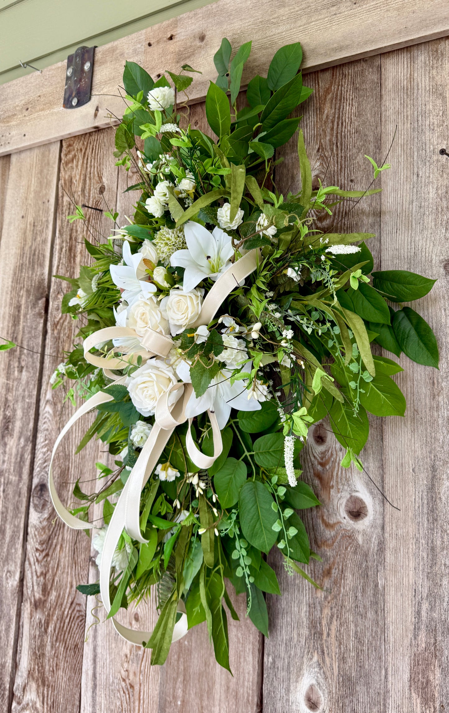 Elegant White Floral Cross – Sympathy • Wedding • Easter Decor