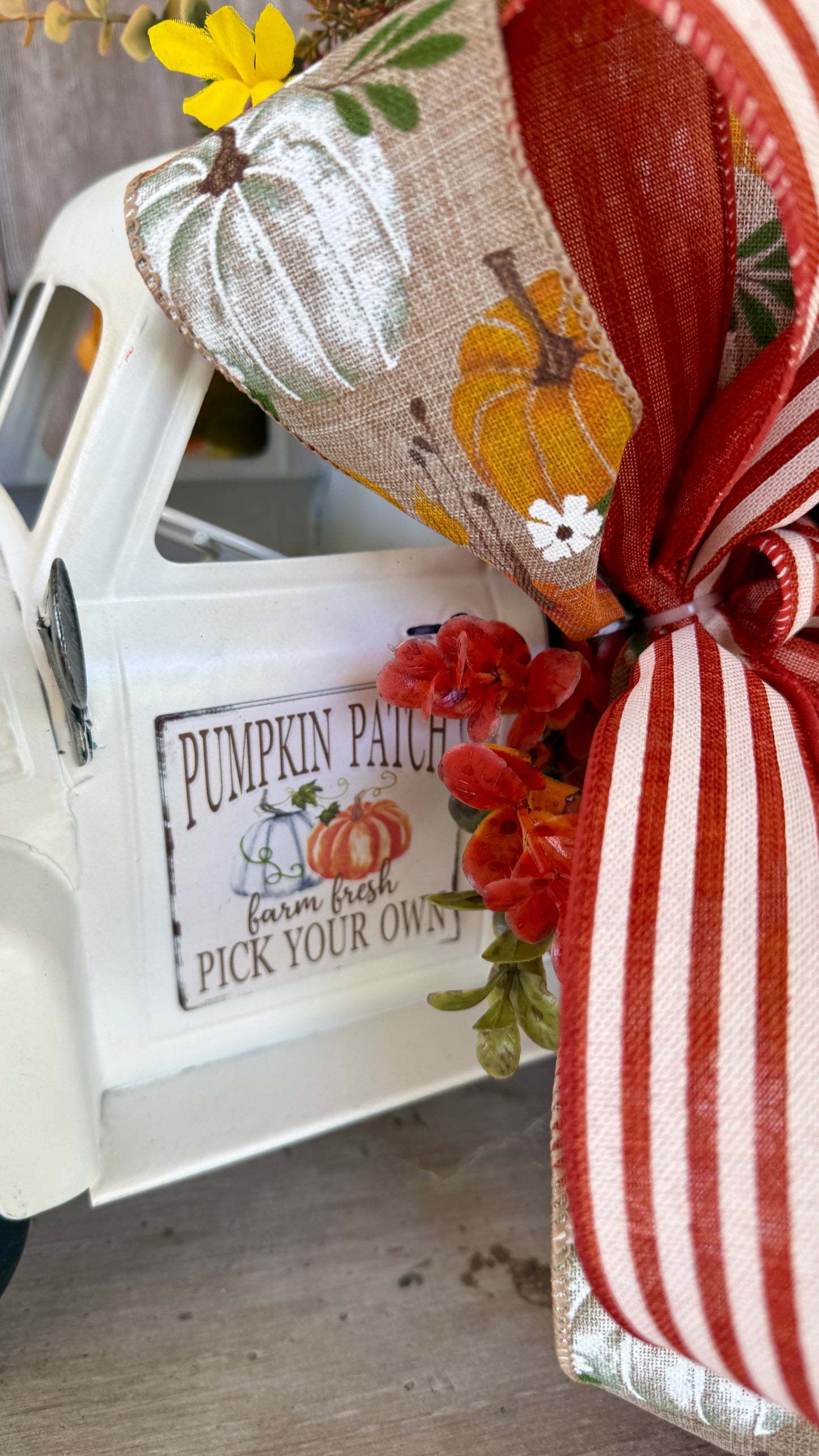 White Vintage Fall Floral Truck – Pumpkin Harvest Centerpiece