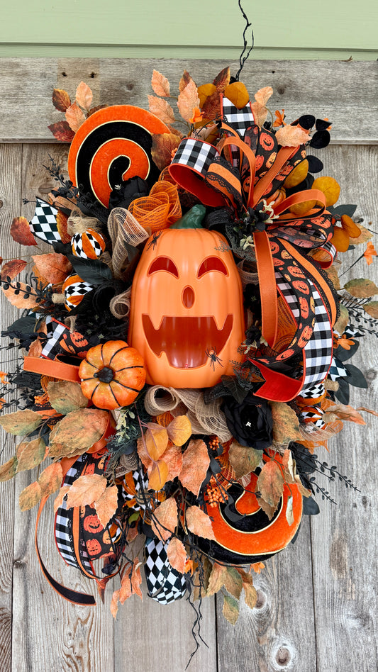 Halloween jack o lantern wreath