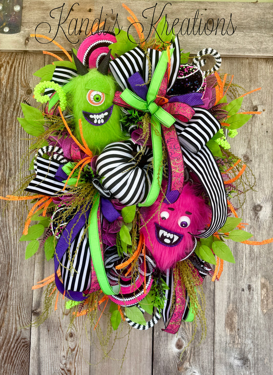 Monster Halloween deco mesh wreath