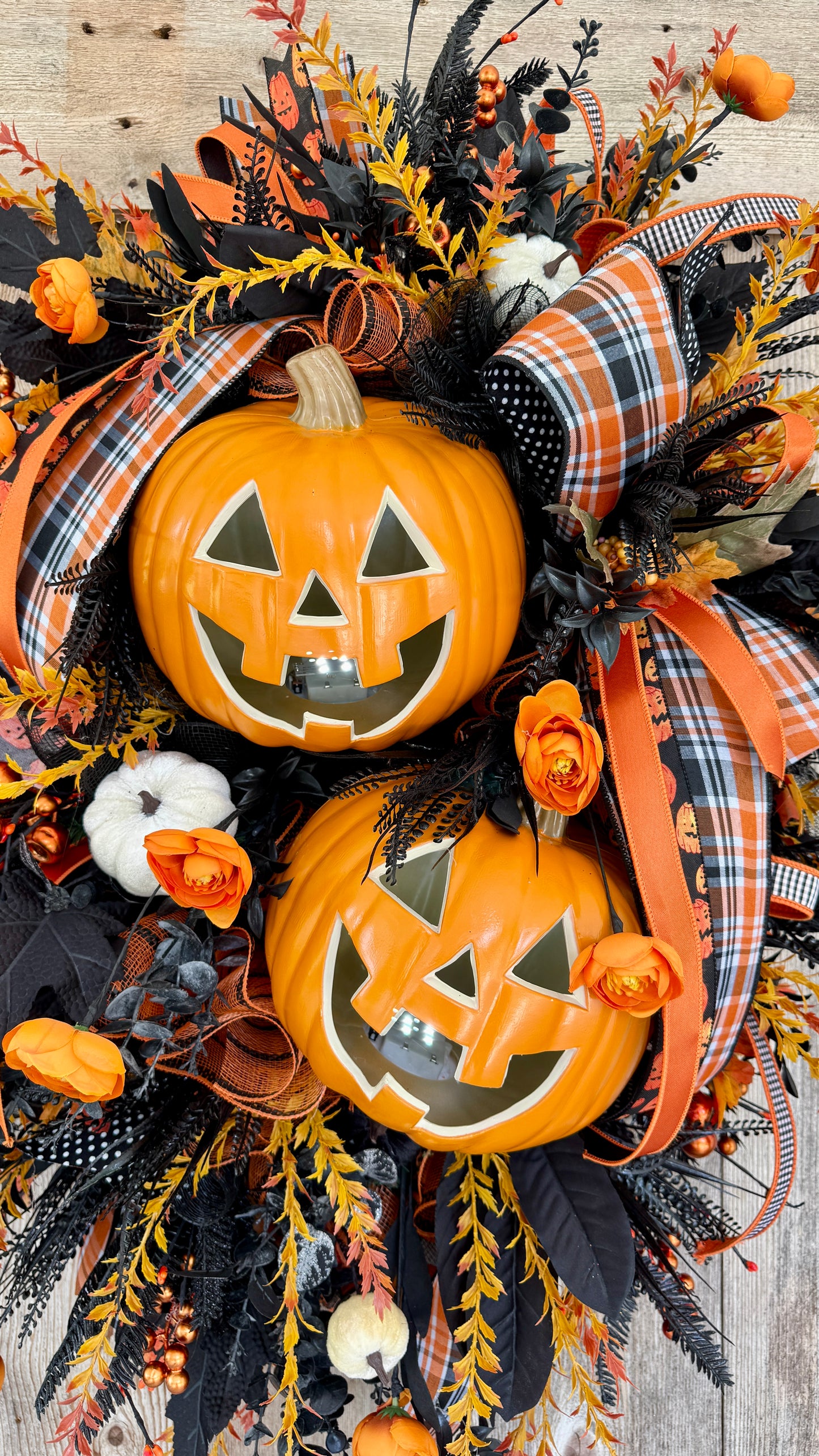 Light-Up Jack-O’-Lantern Halloween Wreath