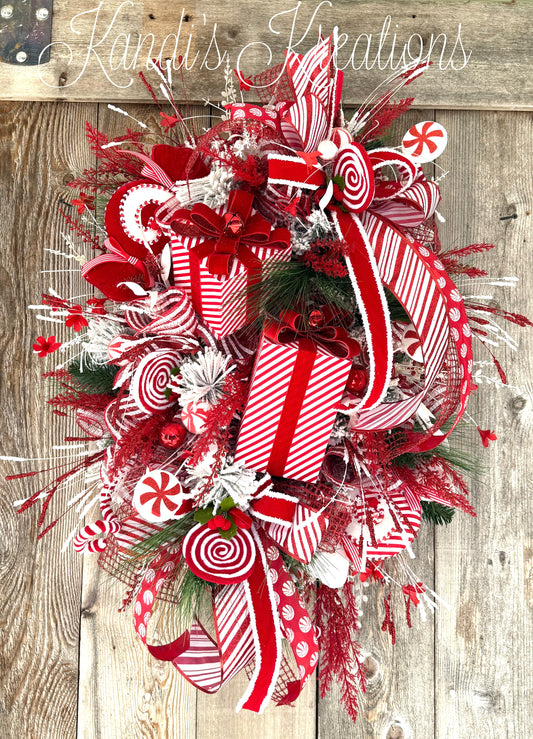 🍬 Peppermint Lane Christmas Wreath – Kandi’s Kreations Co.