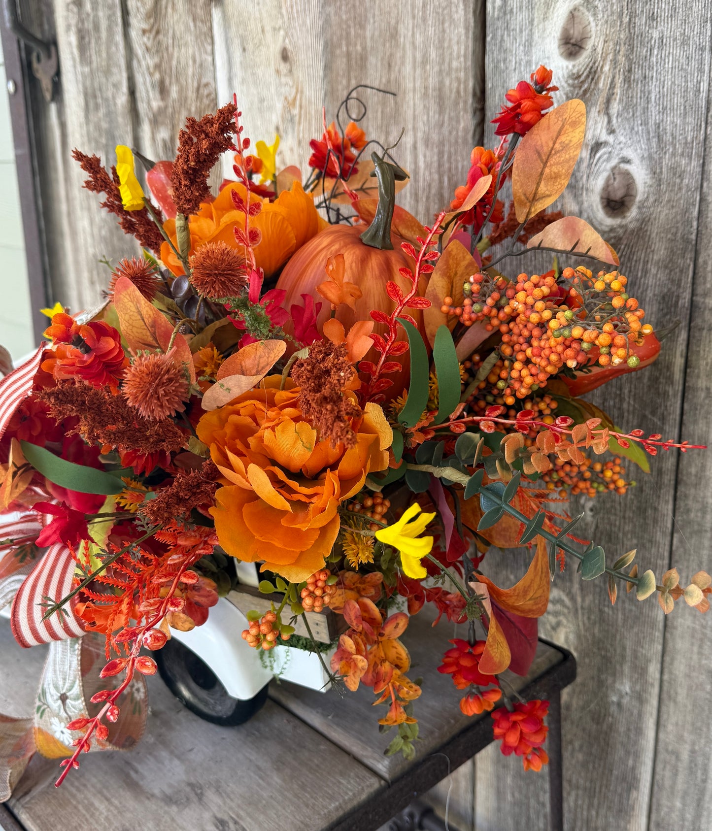 White Vintage Fall Floral Truck – Pumpkin Harvest Centerpiece