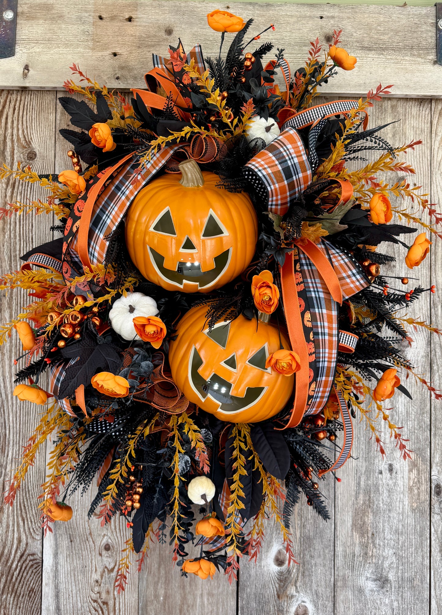 Light-Up Jack-O’-Lantern Halloween Wreath