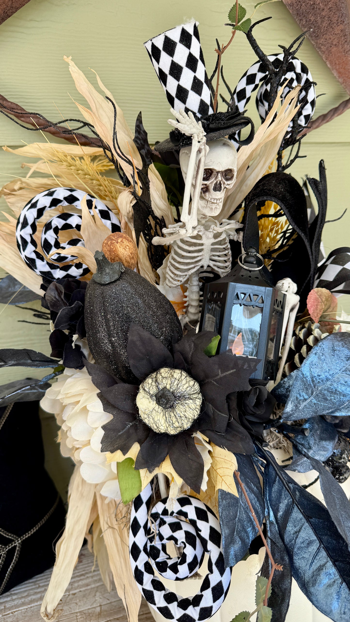 🎃 Spooky Chic Halloween Pumpkin Arrangement 🕸️