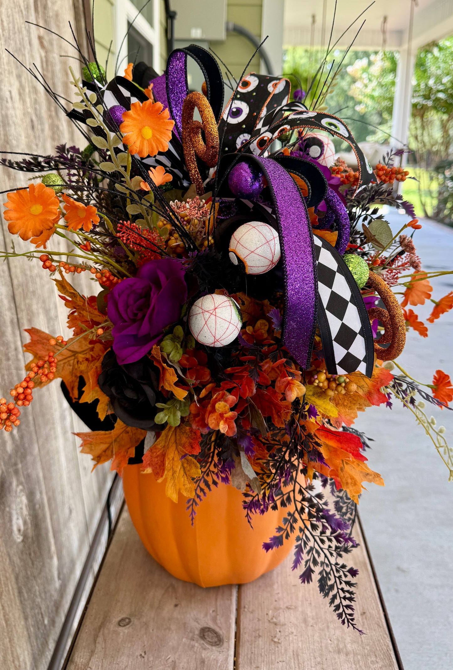 Light-Up Halloween Pumpkin Arrangement – Whimsical Witch Hat Jack-o’-Lantern Centerpiece